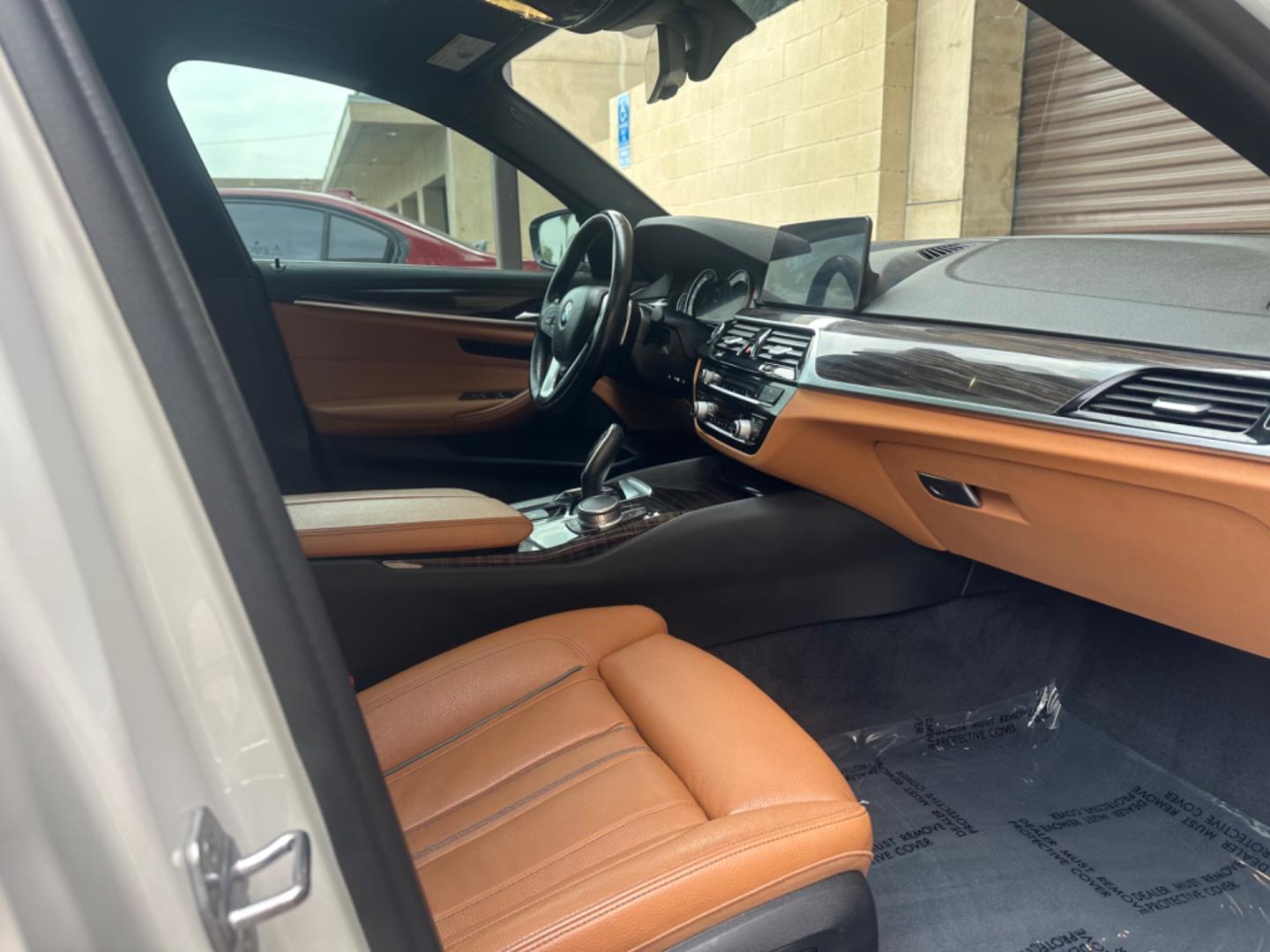 2018 WHITE /Black BMW 5-Series leather (WBAJA5C59JW) with an 2.0 Turbo engine, Automatic transmission, located at 30 S. Berkeley Avenue, Pasadena, CA, 91107, (626) 248-7567, 34.145447, -118.109398 - Low Miles!! Step into the world of luxury and innovation with our 2018 BMW 5-Series 530i, now available at our Buy Here Pay Here (BHPH) dealership in Pasadena, CA. Tailored for car enthusiasts in Altadena CA, Glendale CA, Los Angeles CA, and throughout LA County, this prestigious pre-owned BMW 530 - Photo#21